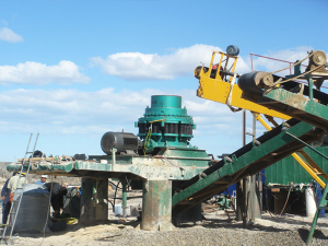 處理建筑垃圾用什么設(shè)備呢？制作后的成品骨料用在...