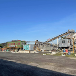 破碎機(jī)日常清理工作是延長(zhǎng)設(shè)備使用壽命的有利因素