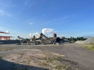 固定式花崗巖破碎生產(chǎn)線和移動(dòng)式花崗巖破碎生產(chǎn)線...