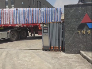 俄羅斯69線配套設(shè)備第二車出發(fā)