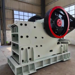 顎式破碎機(jī)電機(jī)一體化設(shè)計(jì)和分體式有什么不一樣？